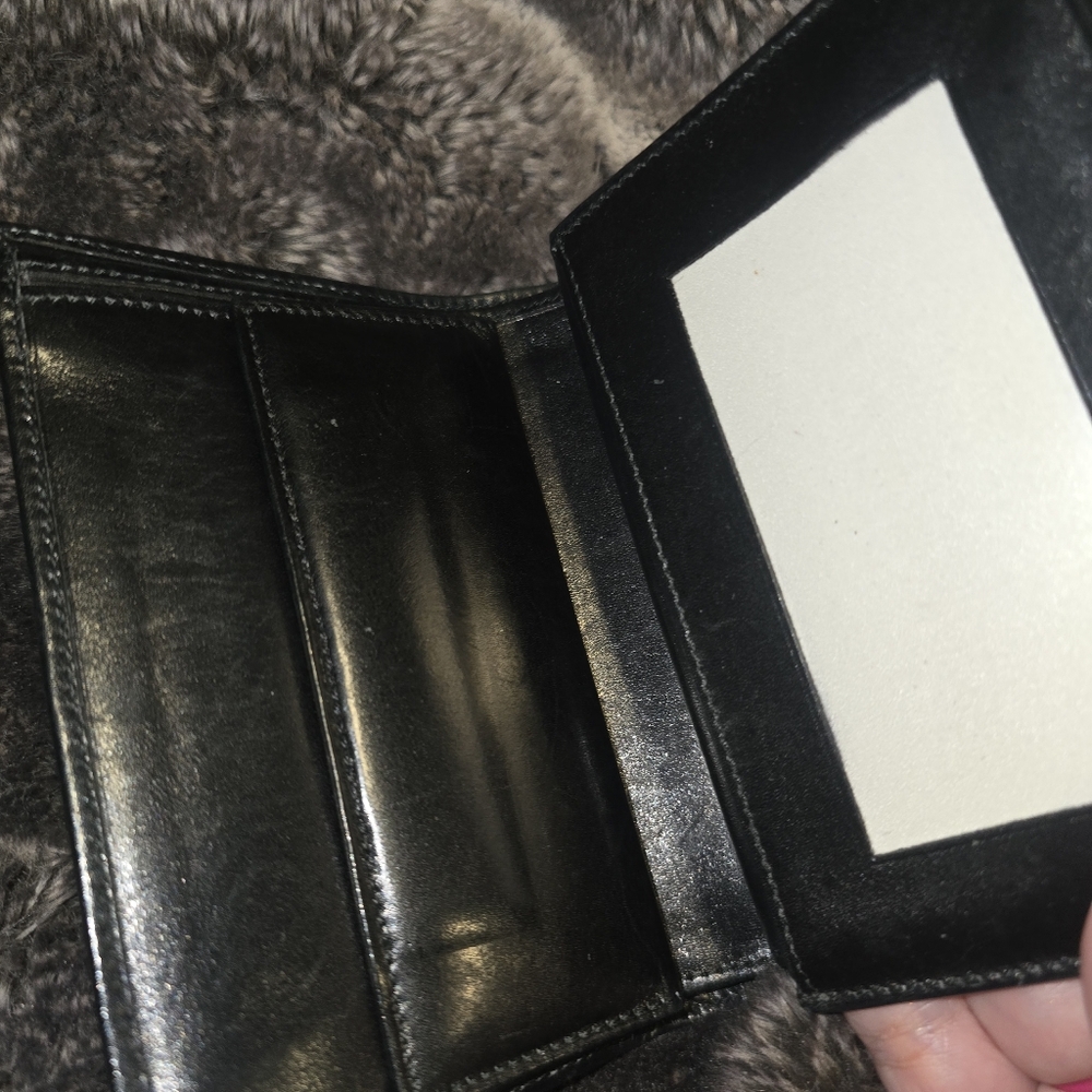 Salvatore Ferragamo Tri Fold Gancini Wallet Black - Picture 6 of 8